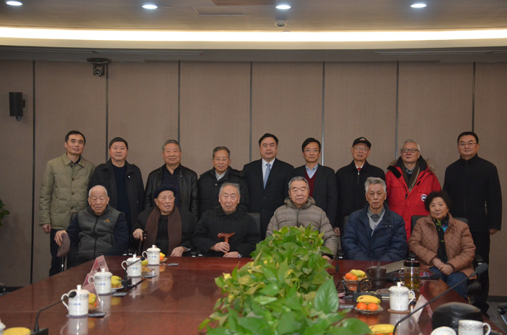 6-趙振元與老領導、大師親切合影留念.JPG