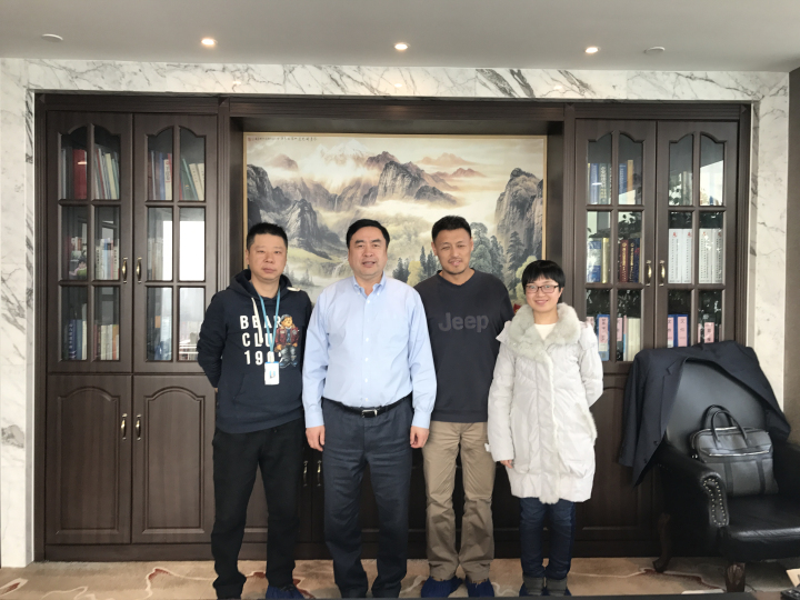 6-趙振元同志和新疆分院張松濤、總包公司房弢、潘柯樾親切合影.jpg