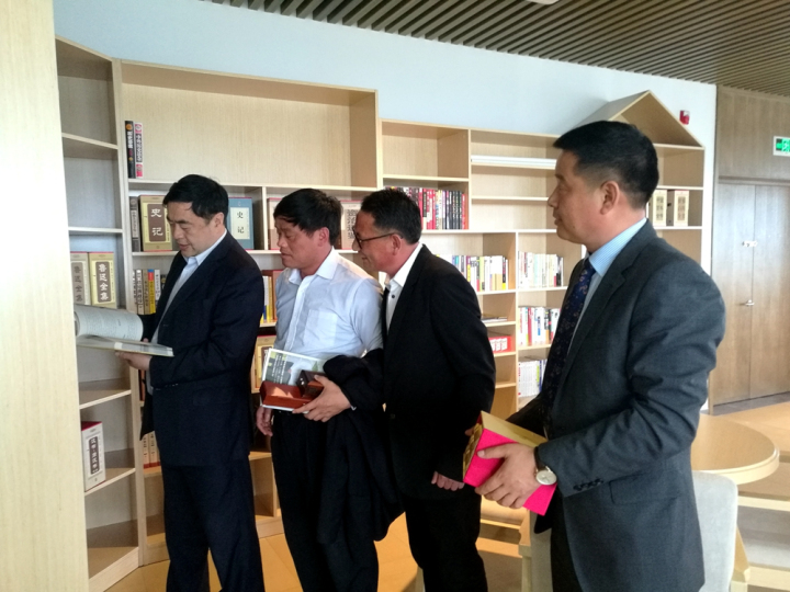 6-趙振元董事長參觀?；鶈T工文化中心.jpg