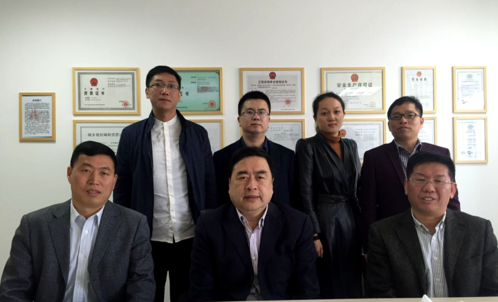3-趙振元同志與南通分院周安舉、賀奎田、趙宇、郭明偉、于海燕、唐鋒等同志親切合影.jpg