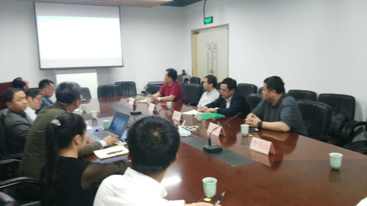 2-李天山向趙振元，白焰匯報北京分院發(fā)展思路.jpg